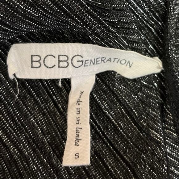 BCBGeneration Silver Metallic Semi Sheer Plisse Sleeveless Mini Shift Dress S - Picture 4 of 5